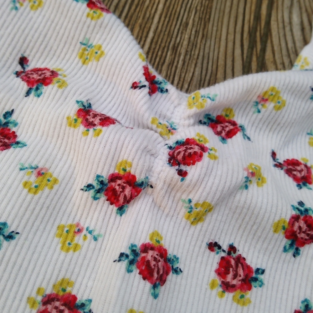 Simple Ribbed Floral Colorful Tank Top - Picture 4 of 9